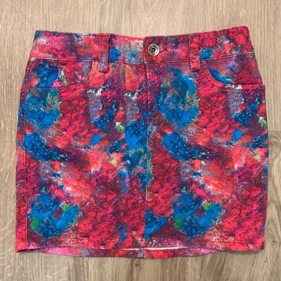 NWOT Alice + Olivia printed mini skirt - Picture 3 of 7